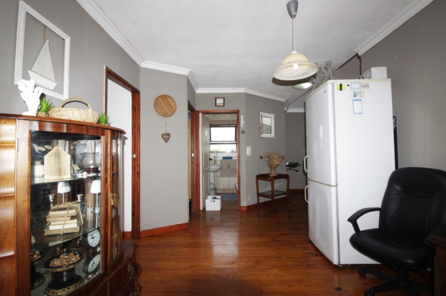 6 Bedroom Property for Sale in Paradise Beach Eastern Cape